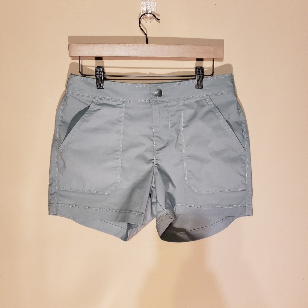 Columbia Green Shorts Size 8